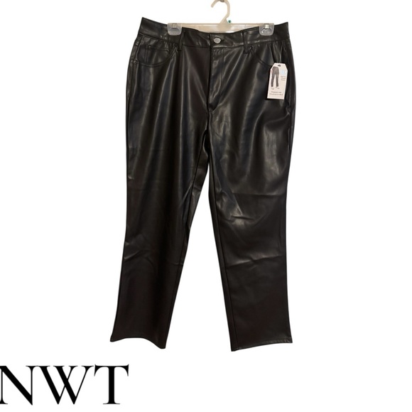 Time and Tru Pants - NWT FALL/WINTER Women's Black Faux Leather Pants SIZE: 16 #X